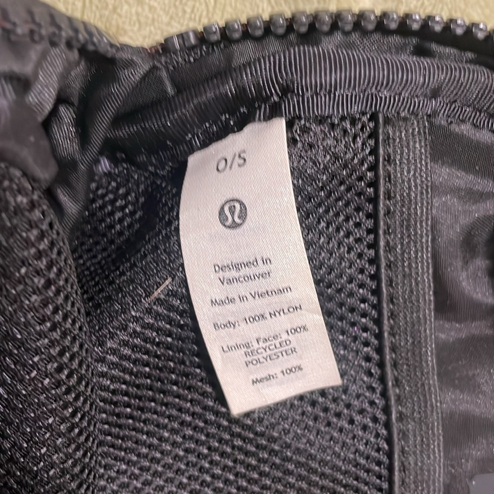 lululemon athletica Black Crossbody Belt Bag EUC - Picture 3 of 4